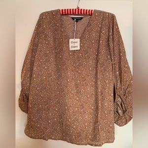 NWT cute floral blouse